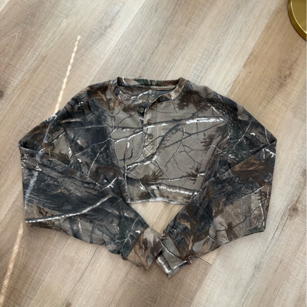 Vintage cropped camo shirt